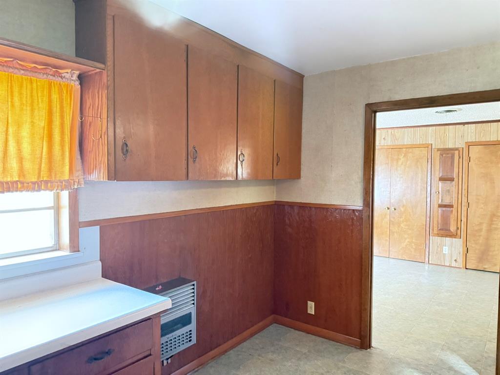 Brown Wc - Residential