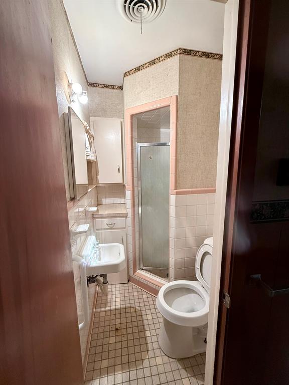 Brown Wc - Residential