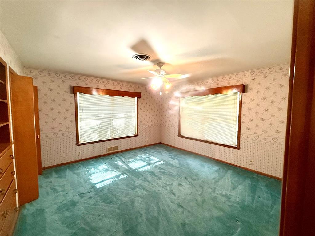 Brown Wc - Residential