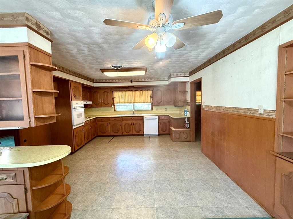 Brown Wc - Residential