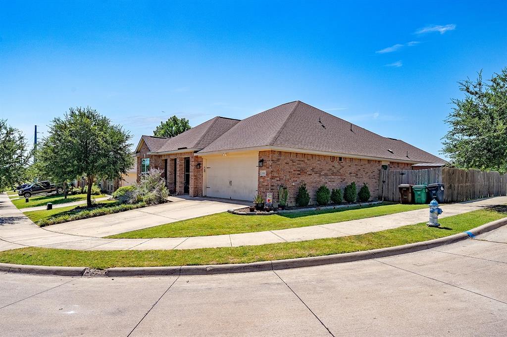 2416 Fall Leaf Court
