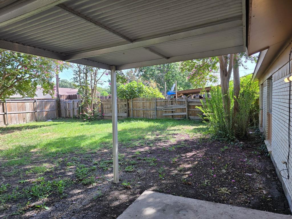 3325 Lariat Lane