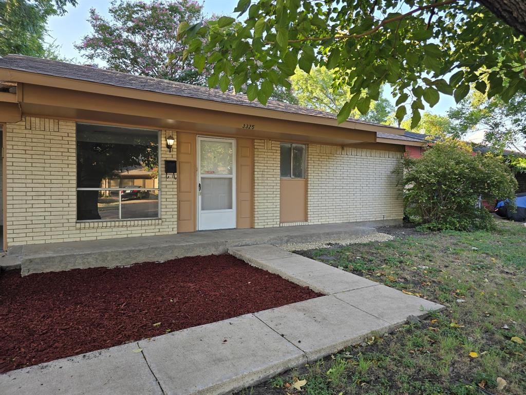3325 Lariat Lane