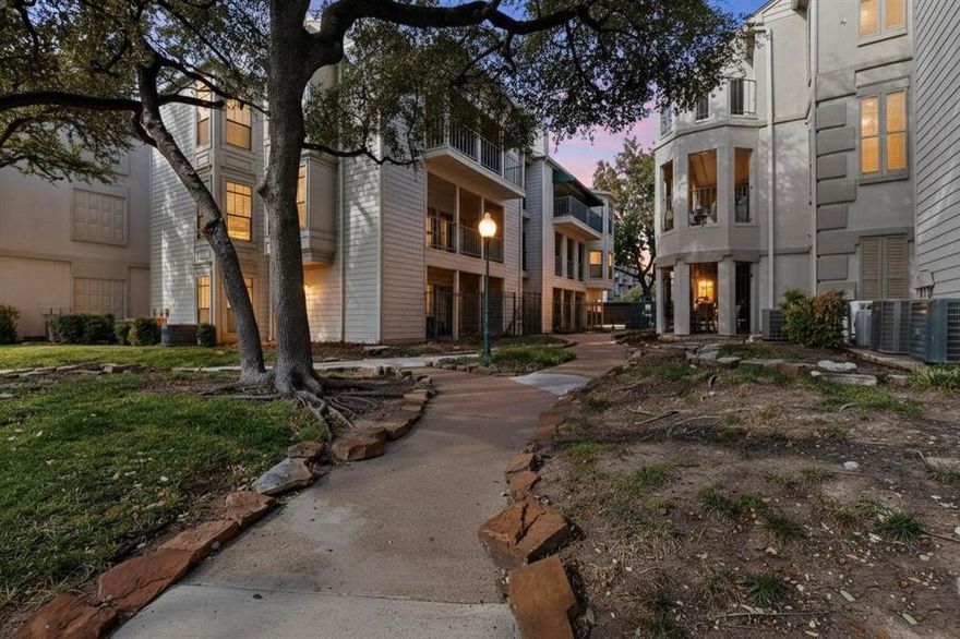 LOCATION, LOCATION, LOCATION. Located within walking distance of Exall Park and just minutes from Deep Ellum, Uptown, and Lower Greenville, this beautifully updated 2-bed, 2-bath condo delivers the perfect balance of comfort, convenience, and urban living. Enjoy peaceful outdoor moments on either of the two private patios, or take a relaxing stroll to the park. You’ll also be near the vibrant bars and restaurants along Ross Avenue, making it effortless to enjoy the best of Dallas dining and nightlife.
Inside, the home showcases modern finishes and thoughtful updates throughout. Two assigned parking spaces within a gated lot provide added ease and security. The HOA includes water, trash, and exterior maintenance, offering truly low-maintenance living in a prime location.
Modern comfort, exceptional walkability, and the best of Dallas right at your doorstep.