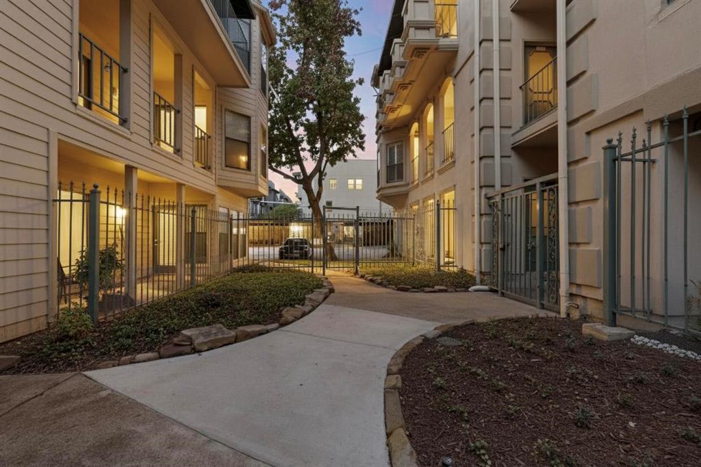 Bryan Place Condo - Residential