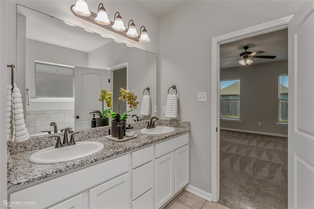 VICTORIA MEADOWS - Residential