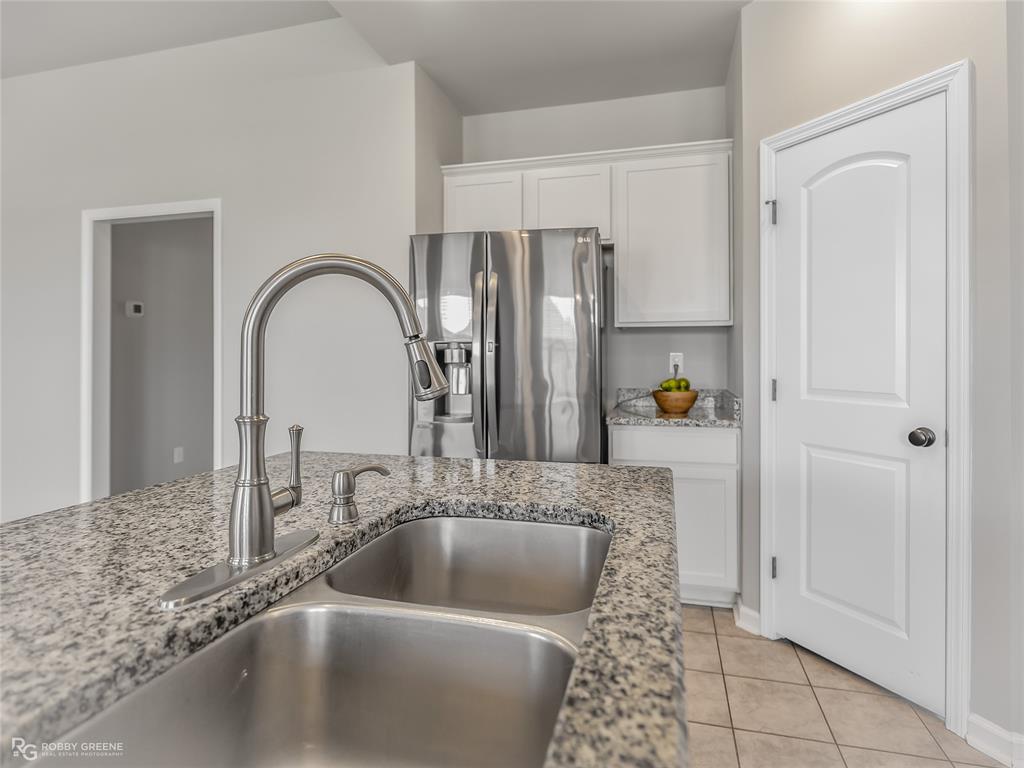 VICTORIA MEADOWS - Residential