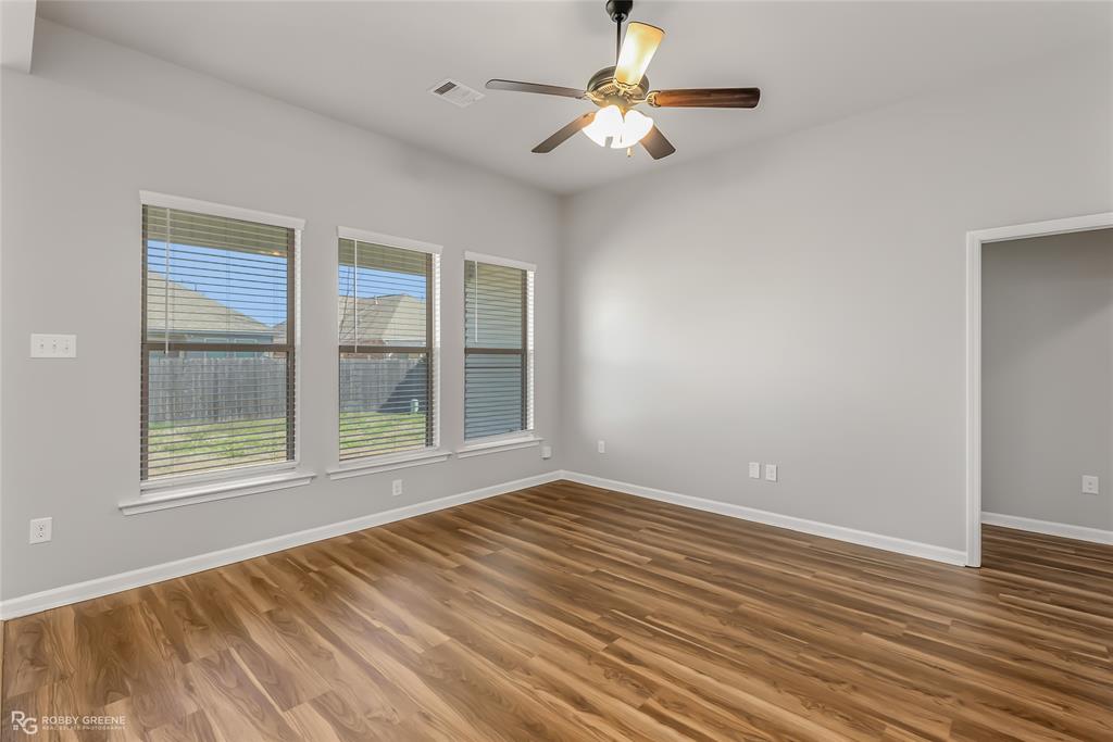 VICTORIA MEADOWS - Residential