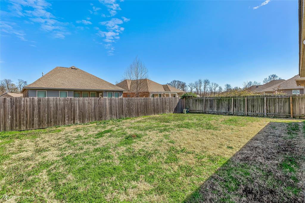 VICTORIA MEADOWS - Residential