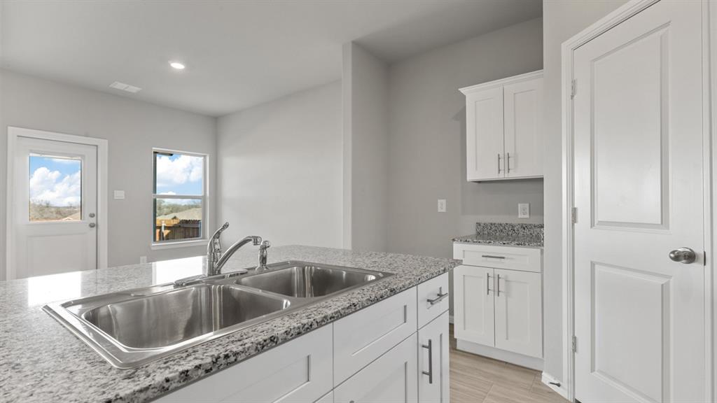 2237 WHITE BUFFALO Way