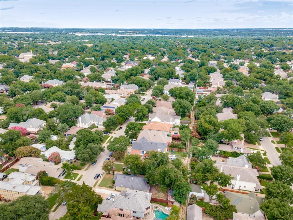6226 Lakeshore Drive