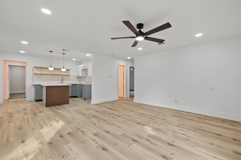 3805 Burton