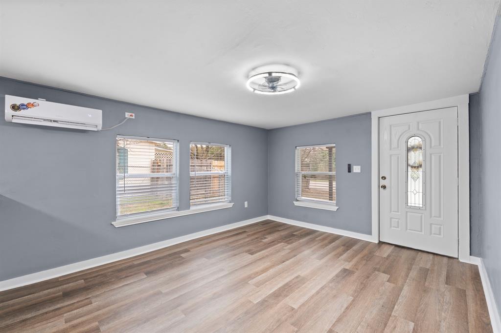 Lake Edge Harbor - Residential