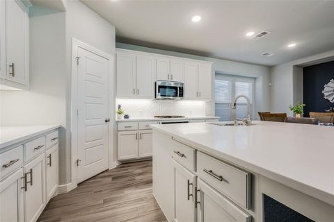 712 8th Street Argyle TX 76226