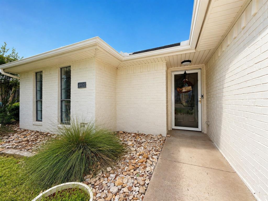 4409 Augusta Circle