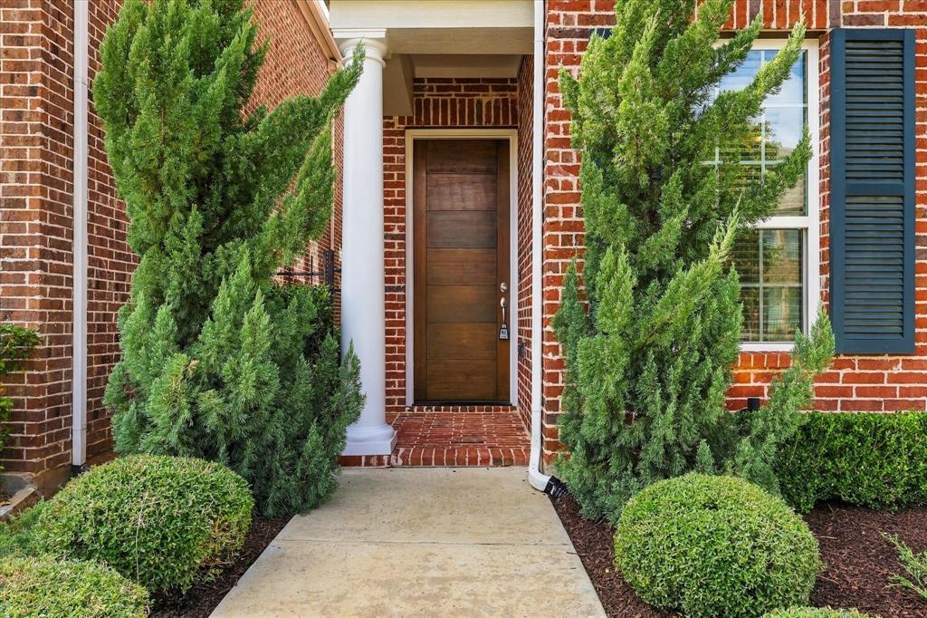 564 Courtyard Lane