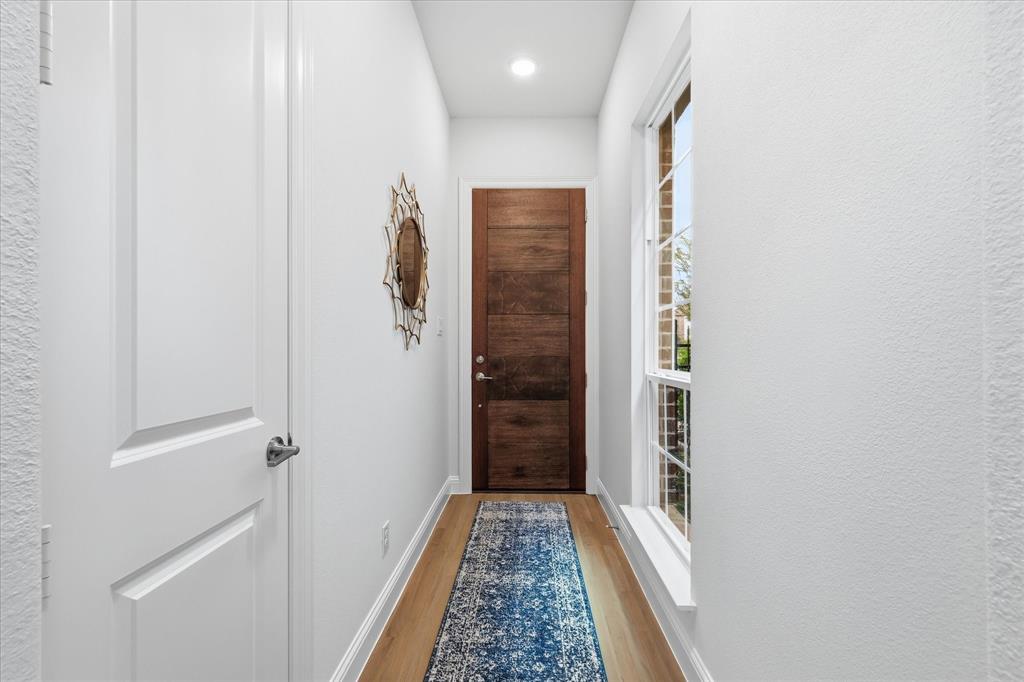 564 Courtyard Lane