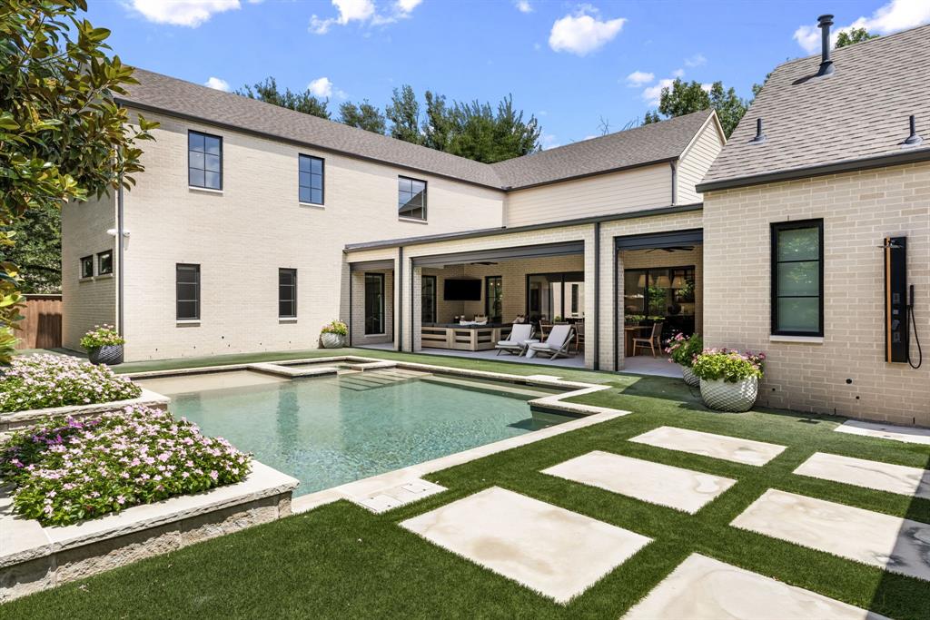 10510 Les Jardins Drive