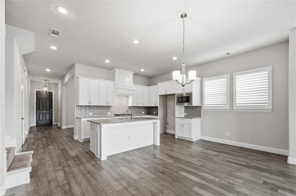 Farmers Branch, Texas 75234, United States, 4 Bedrooms Bedrooms, ,3 BathroomsBathrooms,Residential,Active,235996