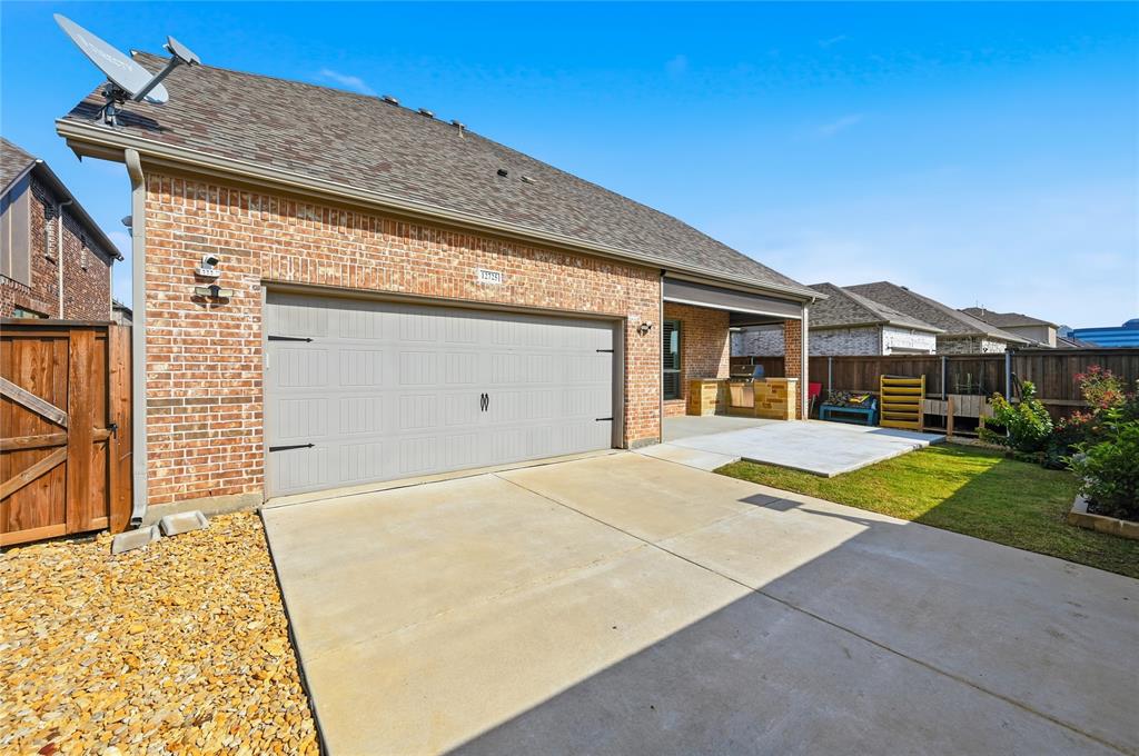 Farmers Branch, Texas 75234, United States, 4 Bedrooms Bedrooms, ,3 BathroomsBathrooms,Residential,Active,235996