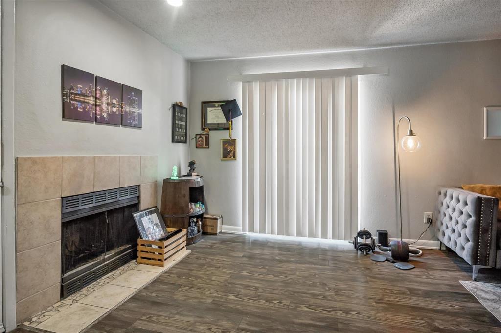 4502 Gaston Avenue 320