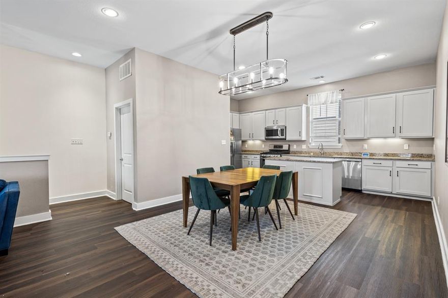 Modern Old East Dallas Townhome – New Flooring, New Water Heater, Move-In Ready
Updated 3-bed, 3.5-bath townhome in the heart of Old East Dallas, just minutes from Bryan Place, Downtown Dallas, Uptown, and Deep Ellum. Features brand-new luxury flooring, granite countertops, stainless steel appliances, and a private primary suite with walk-in closet. Two additional en-suite bedrooms offer space for guests or a home office. New water heater and attached 2-car garage make this low-maintenance, turnkey home an easy choice.