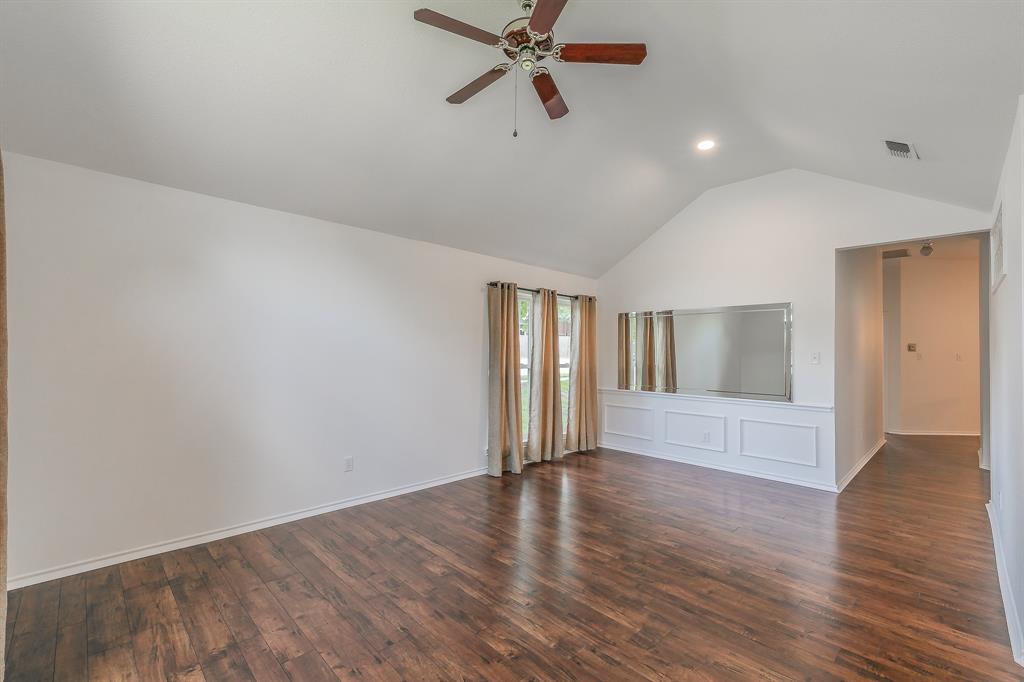 2124 Stoneridge Drive