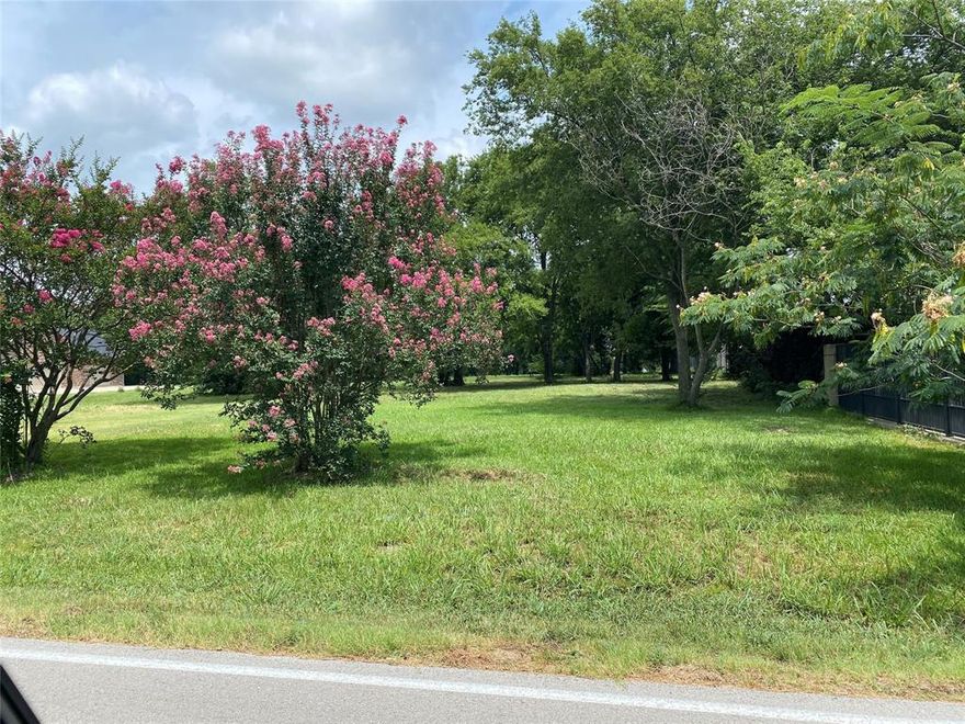 No HOA !!! Beautiful Sunnyvale lot ready for you to build on ! Located next to Multi - Million Dollar Homes , Much time and energy was put into preparing this land for an amazing property. No need for the Grading its ready for to Build your Dream home ,No HOA! All utilities on the property but not active ( water, gas & electricity )  Approx 1.5 acres in Sunnyvale with a serene setting, and majestic mature trees ! Water  Centrally located to all kinds of shopping, dining and entertainment options. City Approved for new Sports Venue in Town east & Beltline. Convenient location near N .Belt line and easy excess to I-30,635 & Hwy 80, Exemplary schools in Sunnyvale! Town and country-best of both worlds! Don't miss this great opportunity! Hurry !!! Listing Agent  is part of  owner . There is no sign on the Yard .