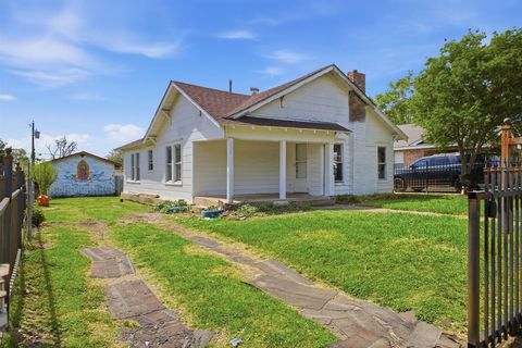 Photo of 2634 Emmett Street, Dallas, TX 75211 (MLS # 21242263)