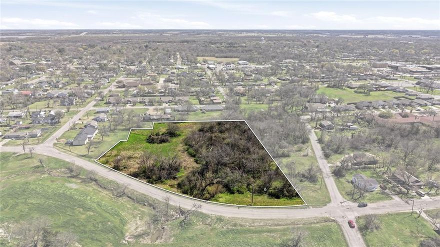 Welcome to your future development opportunity! Sitting on over 3 acres of prime real estate in the heart of Bonham, this property is ready for you to bring your vision to life. Surrounded by schools and shopping, you'll be able to offer an unbeatable quality of life that can't be found anywhere else. Whether you are looking for a multi-family housing project or a custom home build, this property is the perfect place to start. Don't miss out on this amazing opportunity.