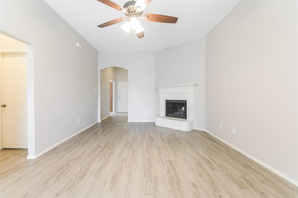 2049 Hollow Creek Drive