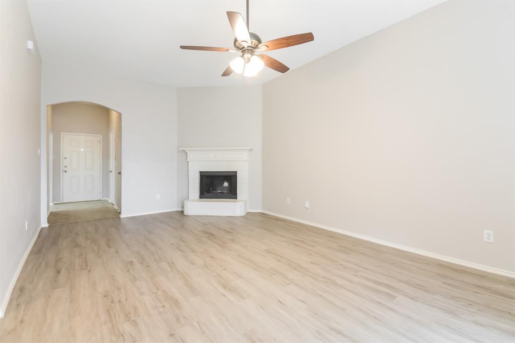 2049 Hollow Creek Drive