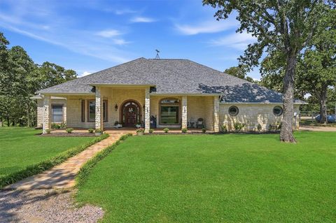 Photo of 171 Briar Creek Road, Whitesboro, TX 76273 (MLS # 21322390)