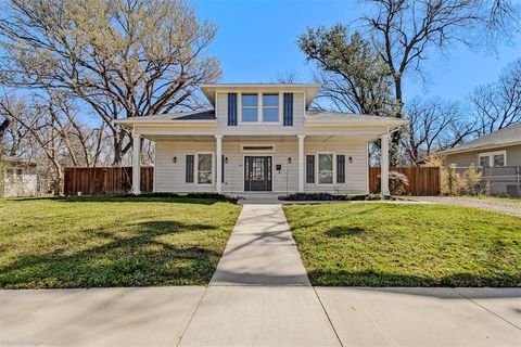 Photo of 608 N Catherine Street, Terrell, TX 75160 (MLS # 21189717)