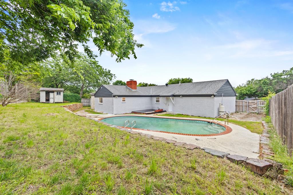 2909 Conejos Drive