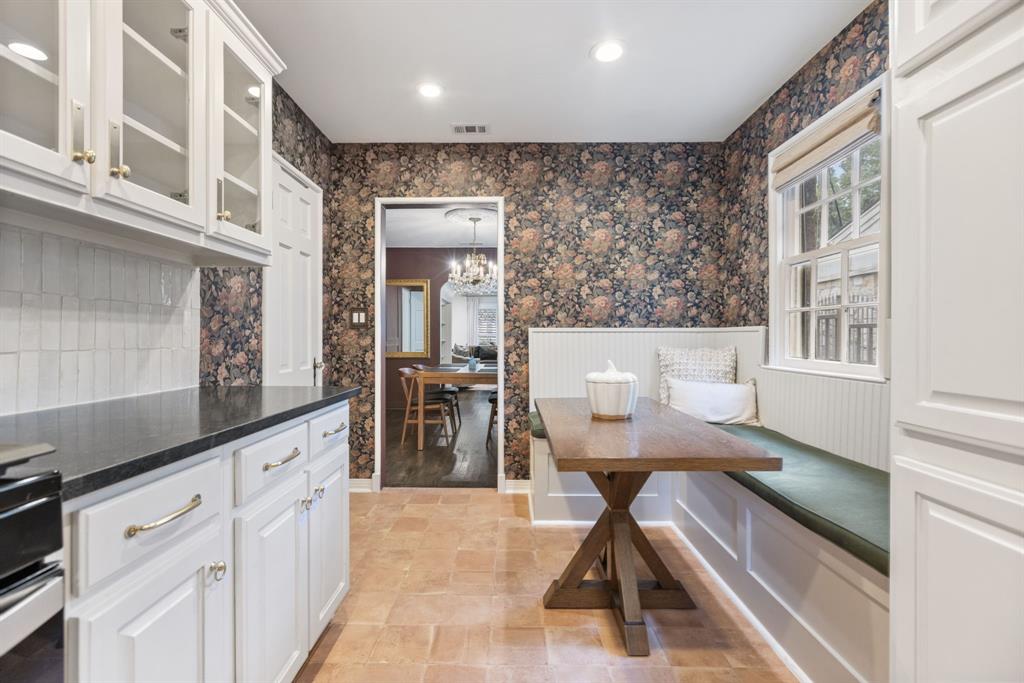 Wilshire Heights - Residential