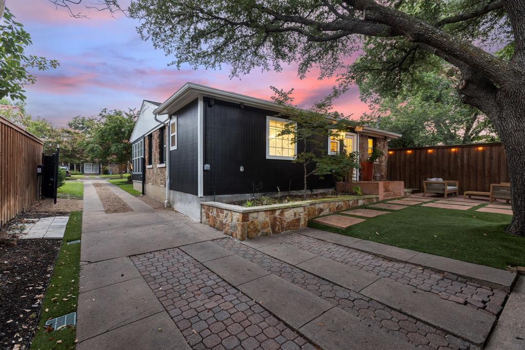 Wilshire Heights - Residential