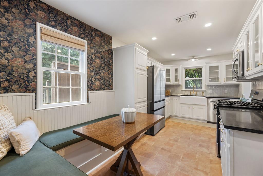 Wilshire Heights - Residential