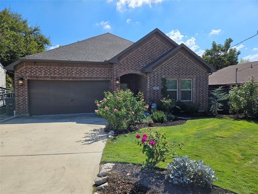 BUYER BONUS
LG Washer and Dryer
Samsung Refrigerator 
$7500 Closing Assistance
Gold Home Warranty Package
NEST Thermostat
Custom Lighting
Wood look tile floors
Fresh Paint
Remote Levolor Blinds
Custom ELFA Primary Closet
Designer Tile in Primary Shower and Garden Tub
Stainless Appliances
Remote Garage Lift
Spray Foam Attic Insulation
Additional Attic Lighting and Outlets
Turf Backyard
Custom Landscaping
Upgraded Irrigation
Slate Walkways
Landscape Lighting
Newly Stained Privacy Fence
Covered Patio