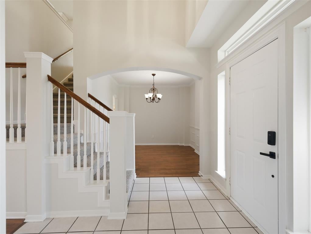 3804 Creek Hollow Way