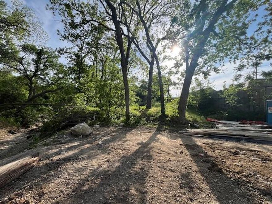 INVESTORS, INVESTORS...This property is located in the heart of Dallas which is an upscale urban community. Build the home of your dreams!! Near shopping, restaurants and major highways Come with your imagination!! Lot is sold As-IS. All dimensions are approximate.Property is being SOLD-AS-IS -- owner will consider all realistic offers! Please verify all information. Any CASH offers must be accompanied by actual proof of funds. (i.e. copy of bank statement or other financial statement) SURVEY AVAILABLE!!