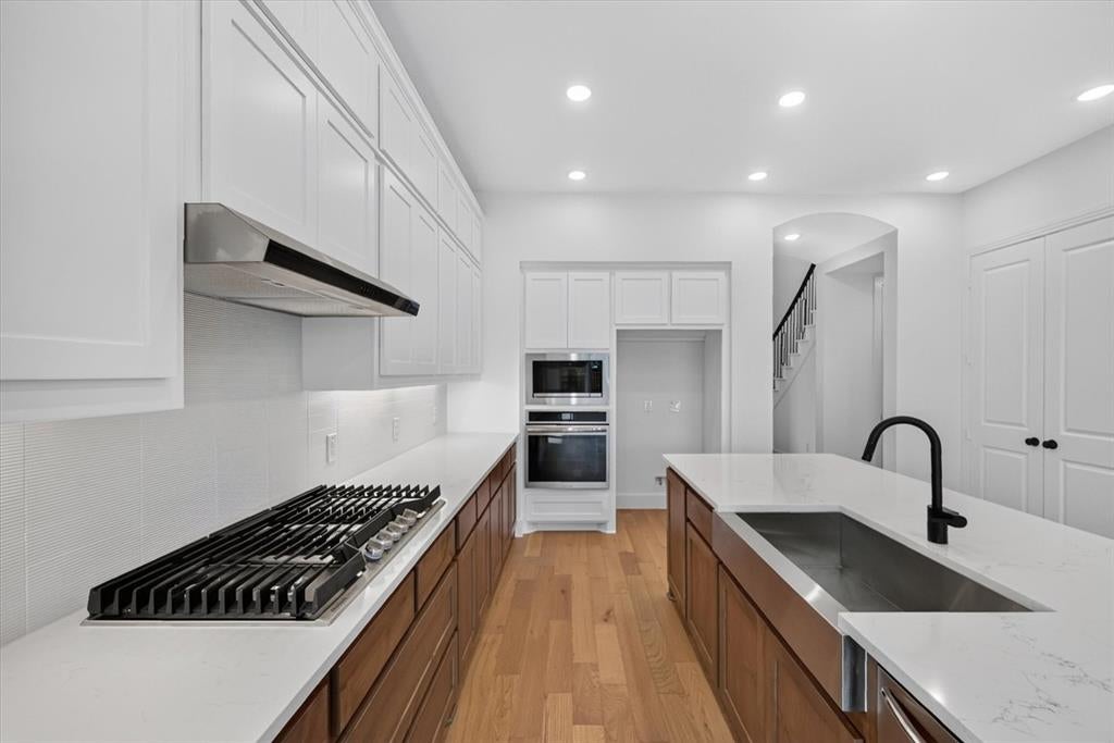 4444 Lamplights Drive