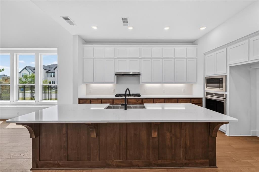 4444 Lamplights Drive