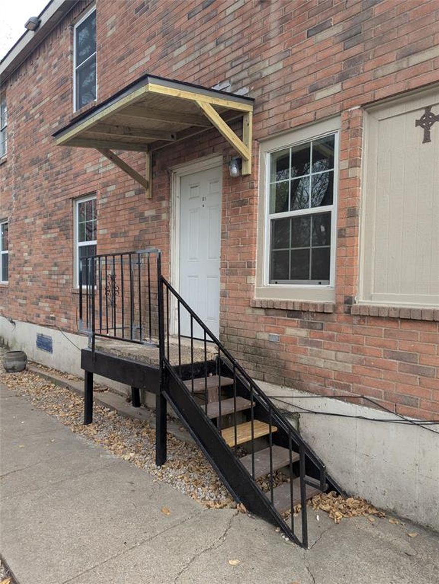 Freshly renovated 4-plex near Jubilee Park, each with 2 bedrooms and 1 bathroom. Two units have just been refreshed (December 2025) with new appliances, flooring, windows, and light fixtures and are ready for occupancy. This would be perfect as an investment or for owner occupants & house hackers.

Other work completed by current ownership since 2018: Replaced asphalt shingle roof, replaced vinyl siding on south side of building, replaced HVAC systems, replaced waste water line from building to main, replaced front doors of all units. Three of four units have had recent upgrades & refreshes since 2018 during tenant turnovers. Remaining unit has long-term tenant (Since 2019). Photos are recent (December 2025). Interior photos are of most recently renovated unit. Typical floor plan depicted (not to scale, units vary on door placement).

Agent is part owner of building. Seller will not provider owner financing.