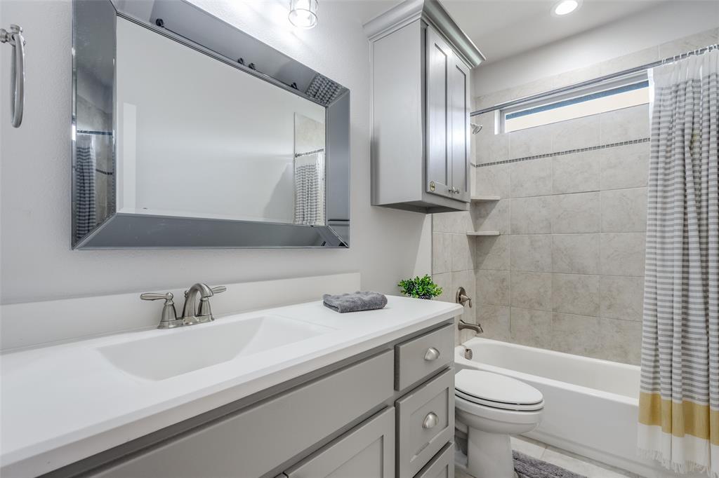 Courtyard On The Creek - Residential