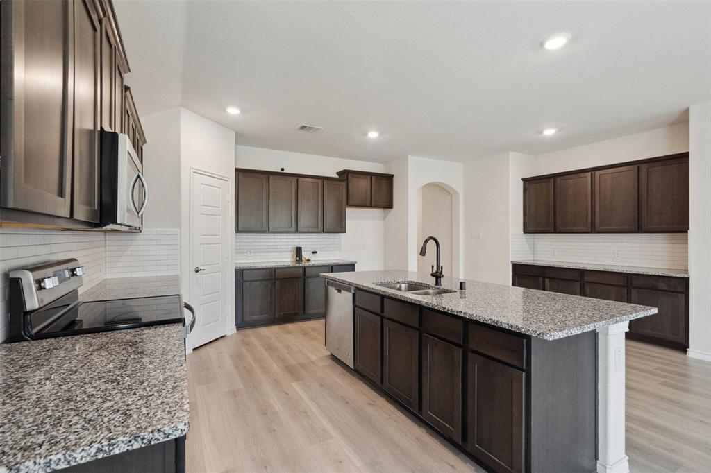 Anna, Texas 75409, United States, 4 Bedrooms Bedrooms, ,2 BathroomsBathrooms,Residential,Pending,110406