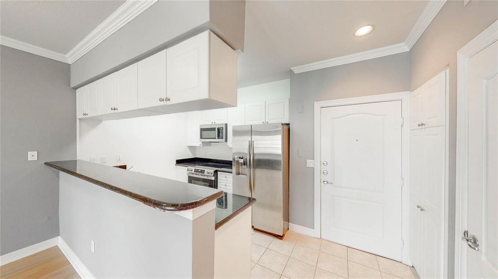 Wyndemere Condo - Residential Lease