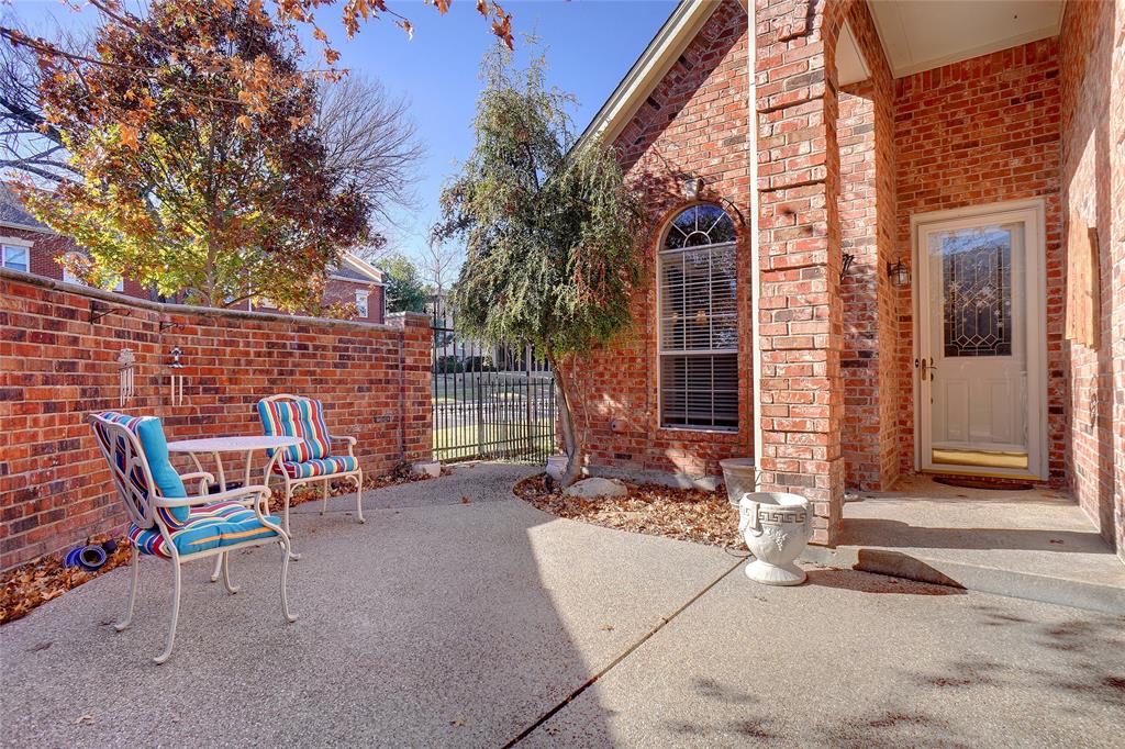 5062 Birchman Avenue