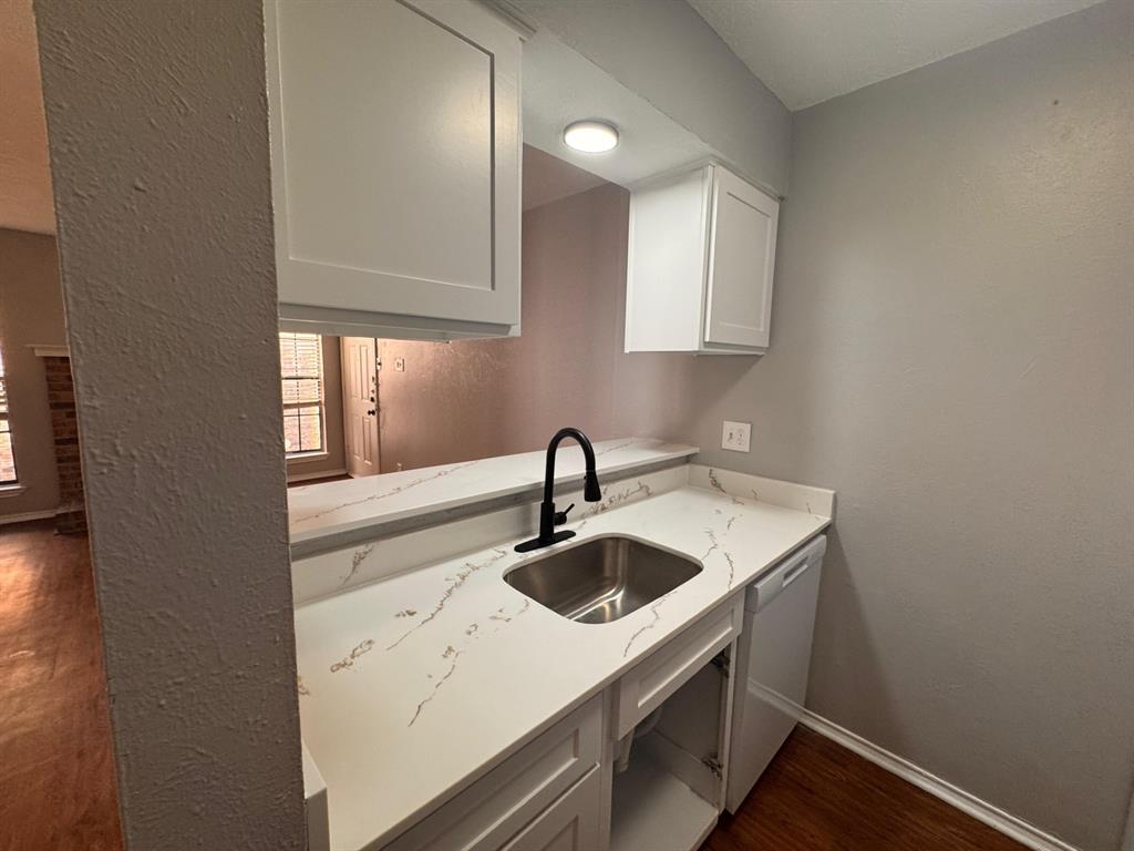 Royal Lane Hlnds Condos - Residential