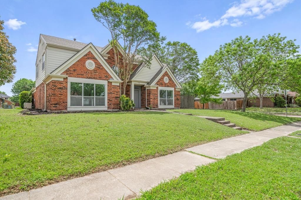 Photo of 1116 Buckeye Drive, Mesquite, TX 75181 (MLS # 21236939)